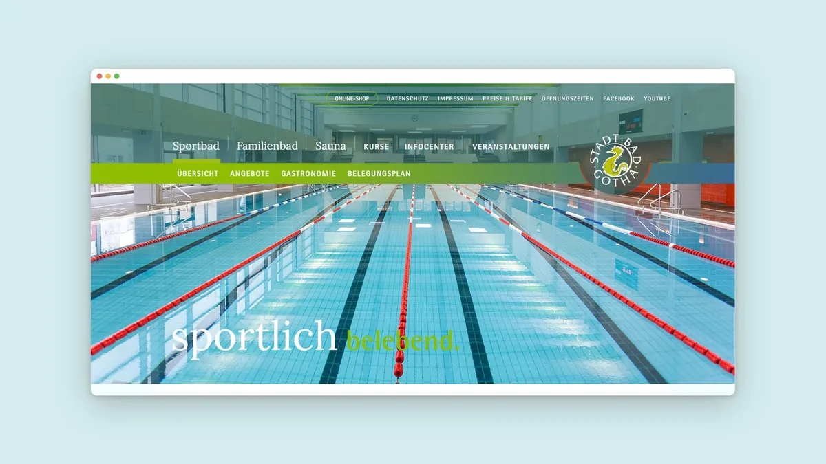 Seite Sportbad im Browserfenster: Blick auf die Bahnen mit Leinen, Zeile sportlich belebend