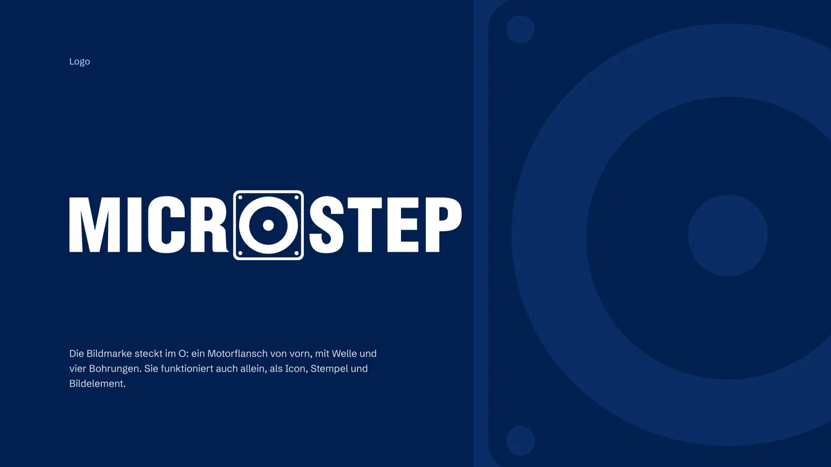 MICROSTEP Logo weiß auf Navy, Bildmarke im O als Motorflansch ton in ton