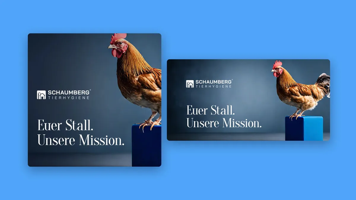 Zwei Anzeigenmotive auf blauer Fläche: ein Hahn auf einem blauen Sockel mit der Zeile „Euer Stall. Unsere Mission.“ im Quadrat und im Querformat.